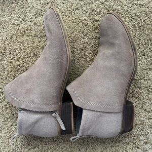 Tom's Ankle-High Tan Zip Boots